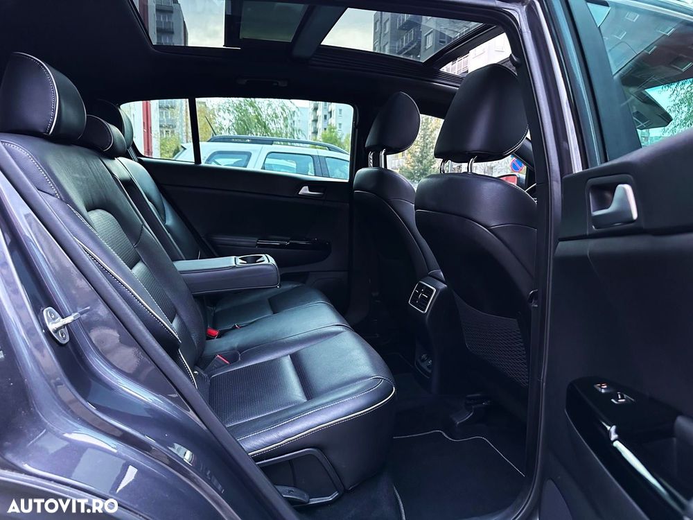 Kia Sportage 2,0 CRDI AWD GT Line - 31