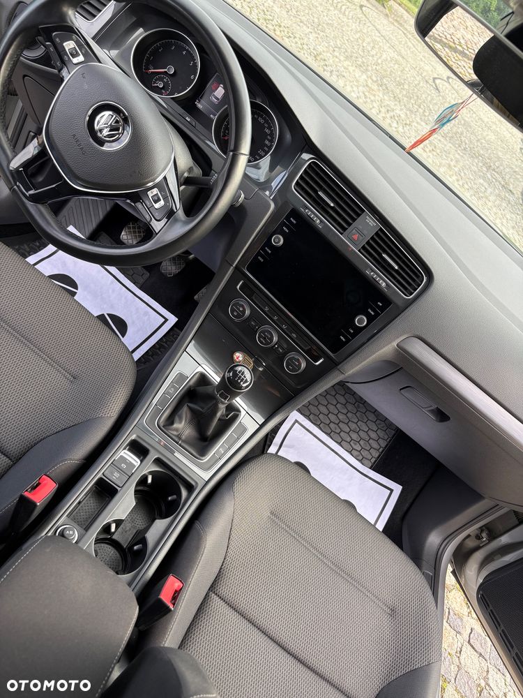 Volkswagen Golf - 17