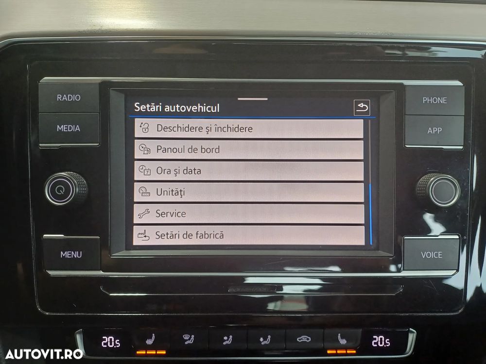 Volkswagen Passat 2.0 TDI DSG Highline - 18