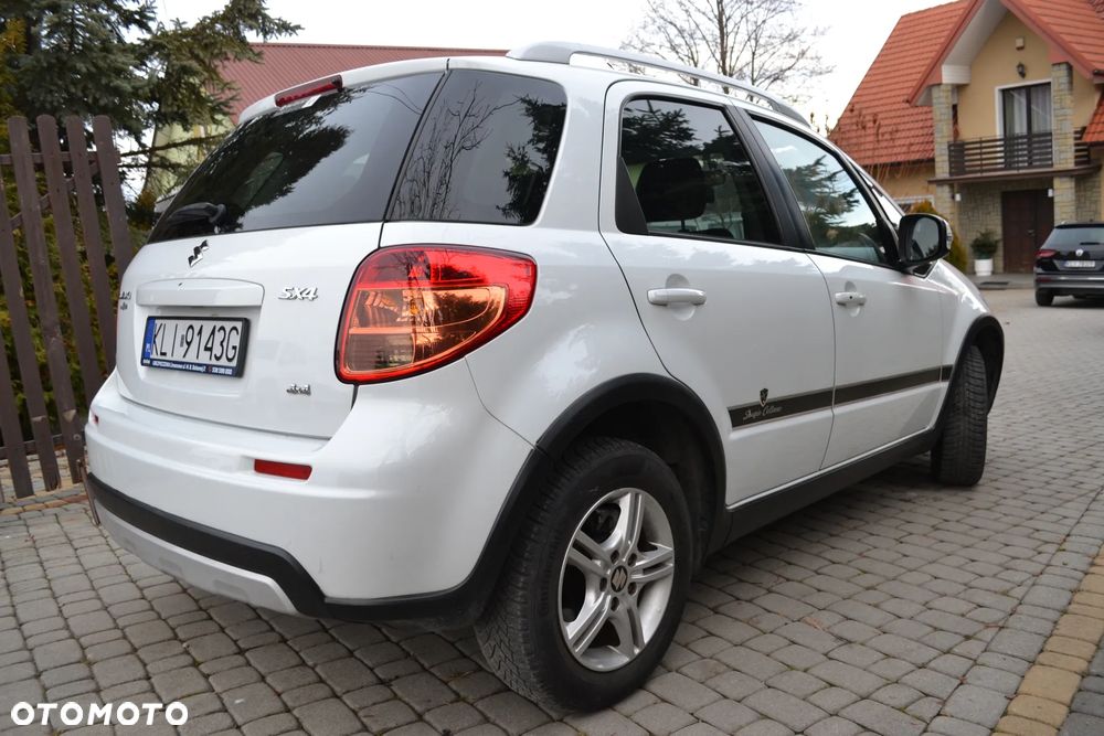 Suzuki SX4 1.6 Premium 4WD - 4