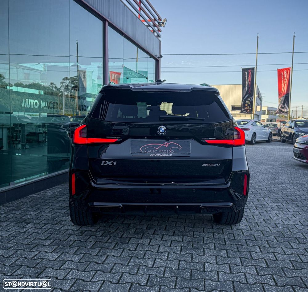 BMW iX1 xDrive30 Pack Desportivo M - 3