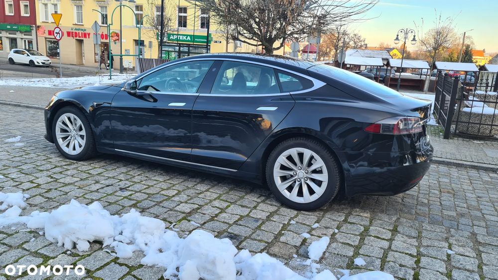 Tesla Model S - 7