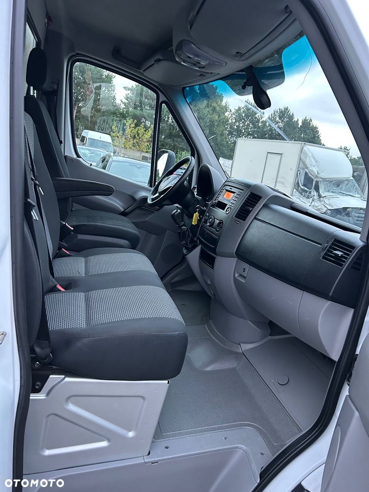 Mercedes-Benz Sprinter - 13