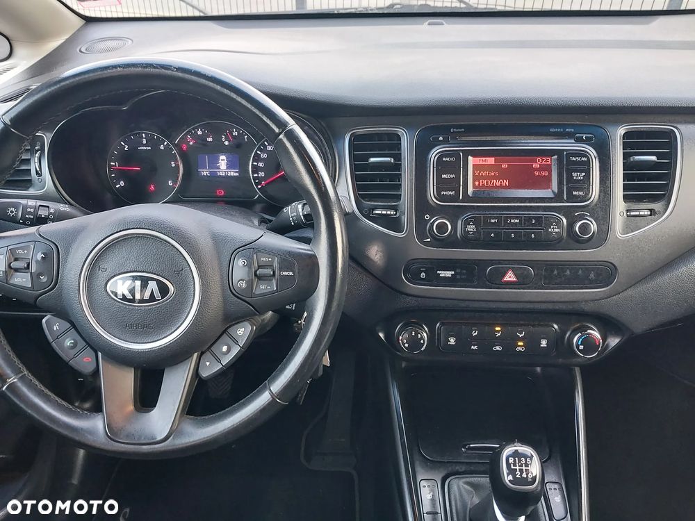 Kia Carens 1.7 CRDi 136 Dream Team Edition - 16