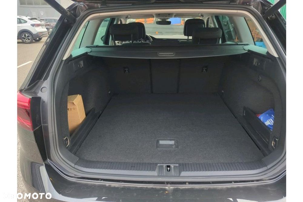 Volkswagen Passat Variant 2.0 TDI SCR Business DSG - 8