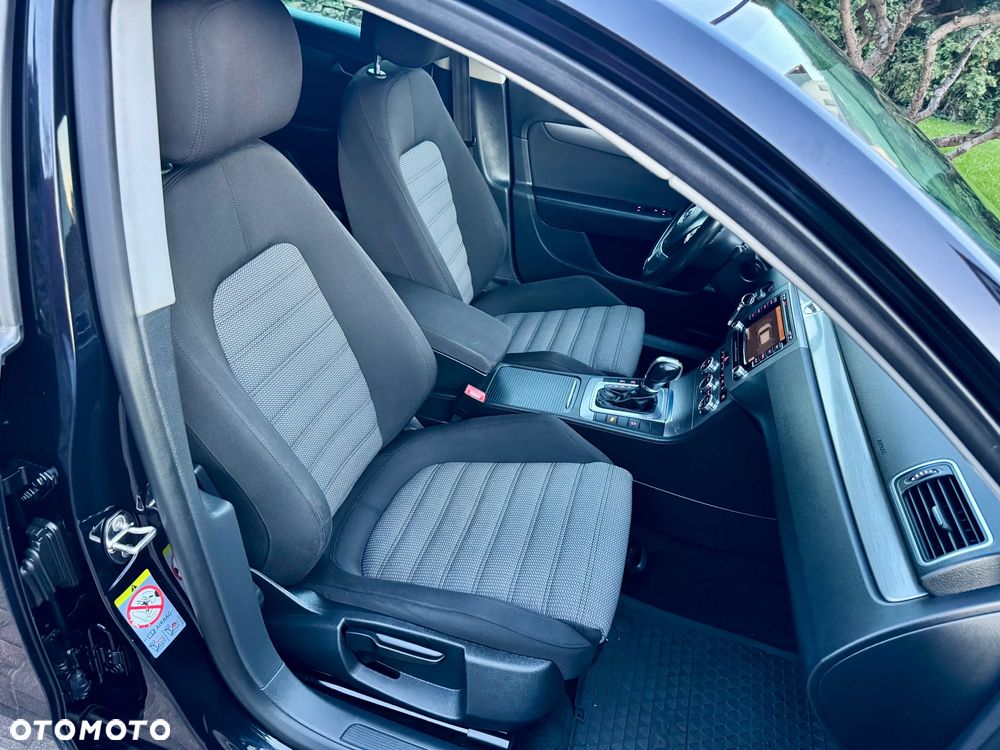 Volkswagen Passat 2.0 TDI Comfortline DSG - 13