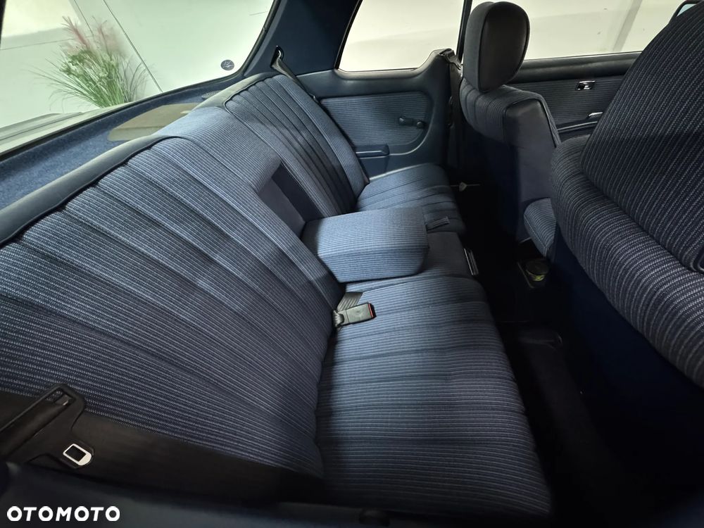 Mercedes-Benz W123 - 14