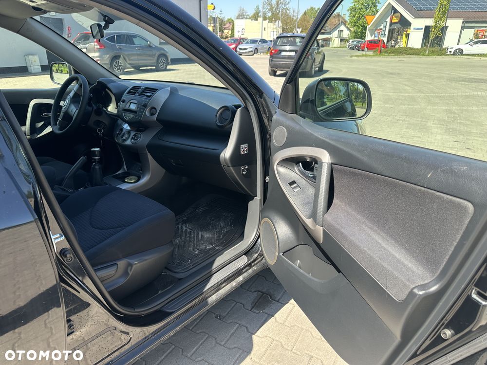 Toyota RAV4 2.2 D-4D 4x2 - 2