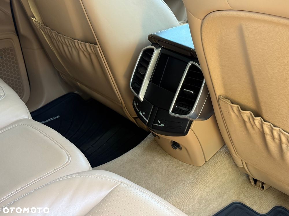 Porsche Cayenne GTS Tiptronic S - 15