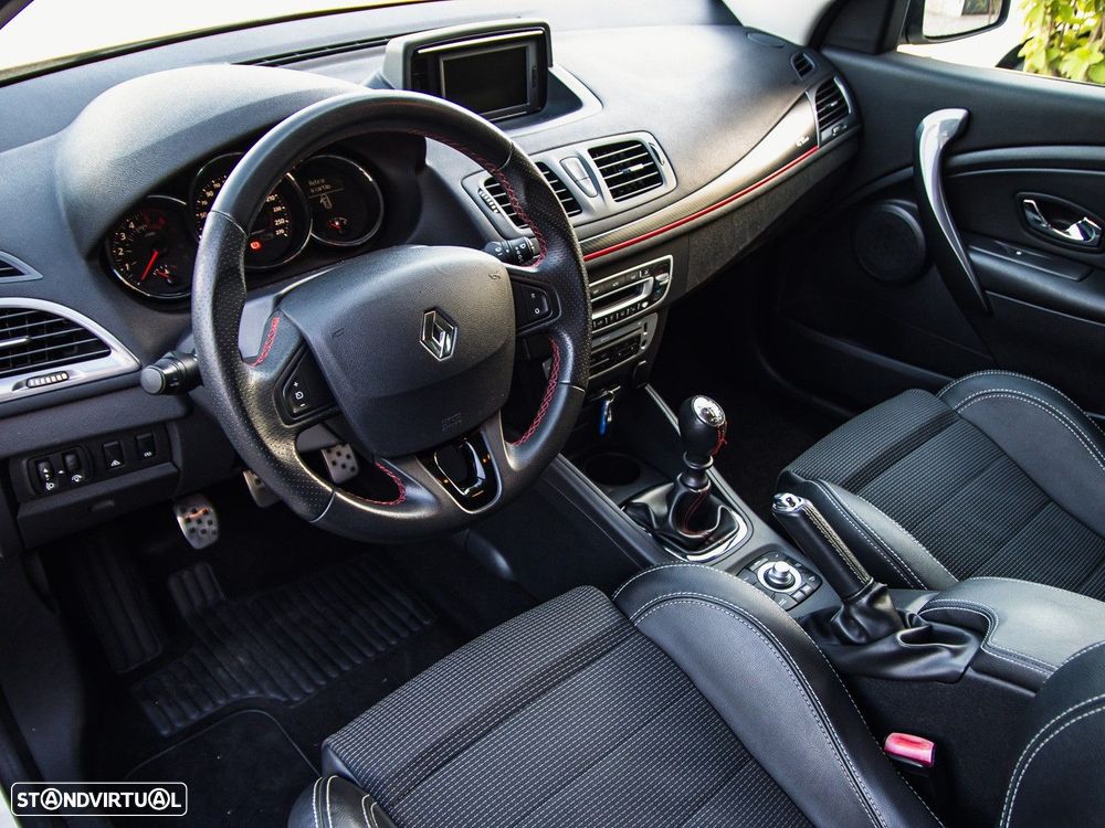 Renault Mégane Sport Tourer 1.5 dCi GT Line SS - 22