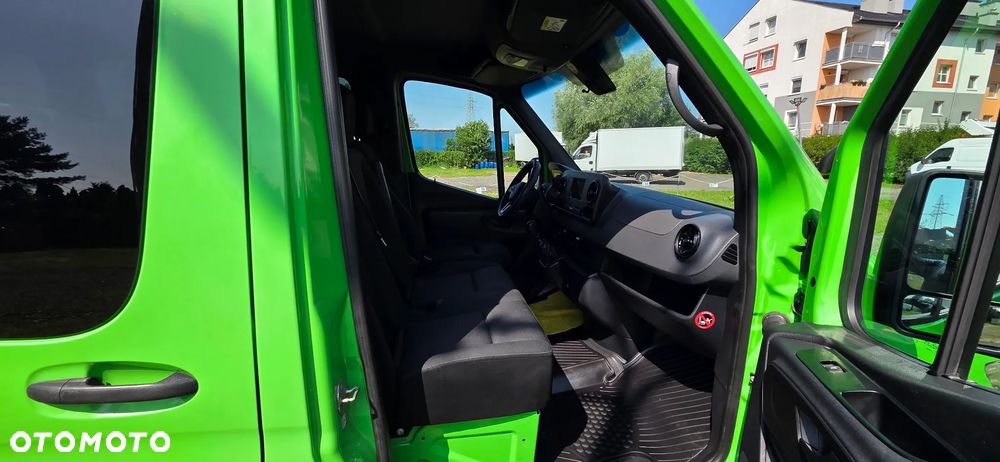 Mercedes-Benz Sprinter 907.221 - 18