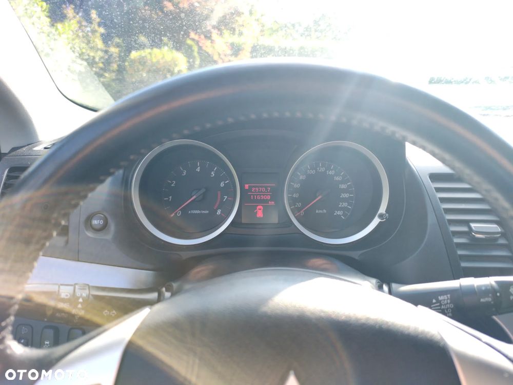 Mitsubishi Lancer 1.6 Invite - 9