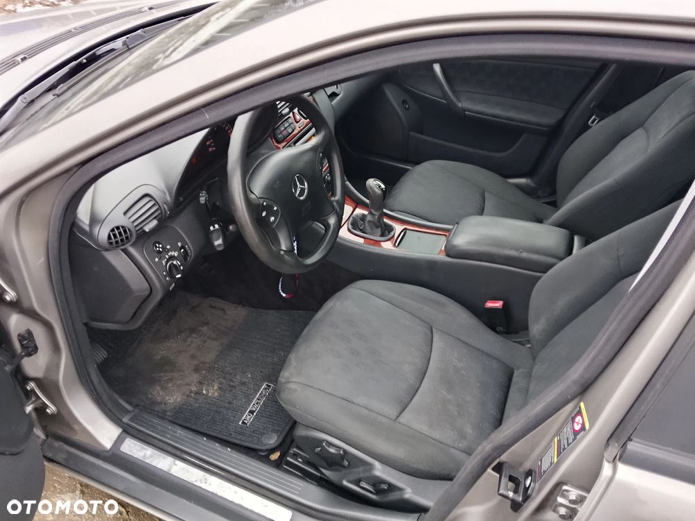 Mercedes-Benz Klasa C 200 T CDI Classic - 5
