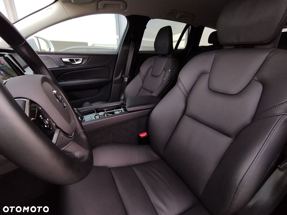 Volvo V60 Cross Country - 12