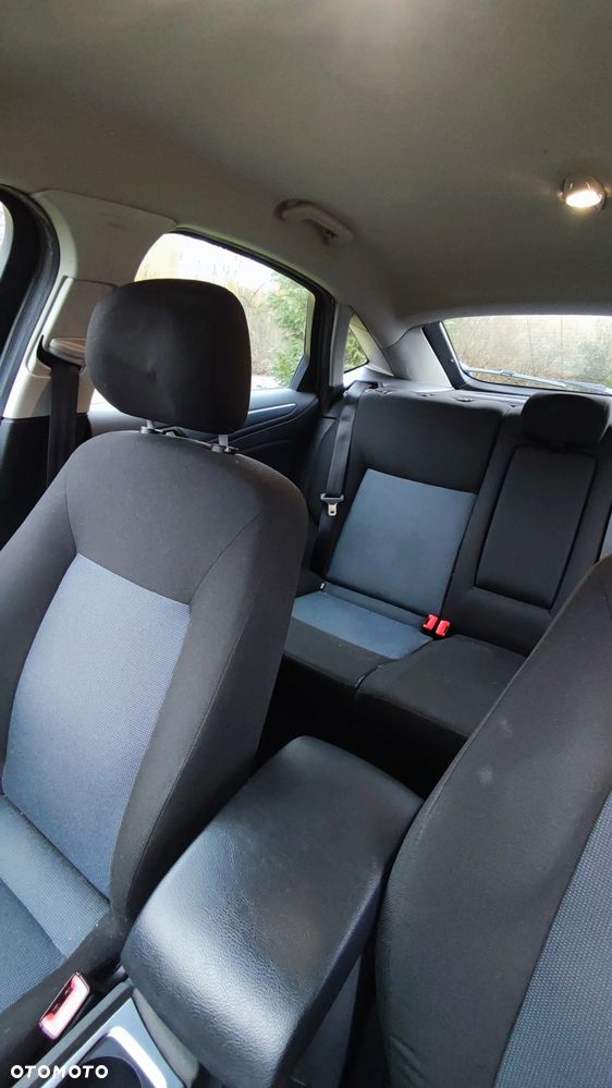 Ford Mondeo 2.0 TDCi Ambiente - 9