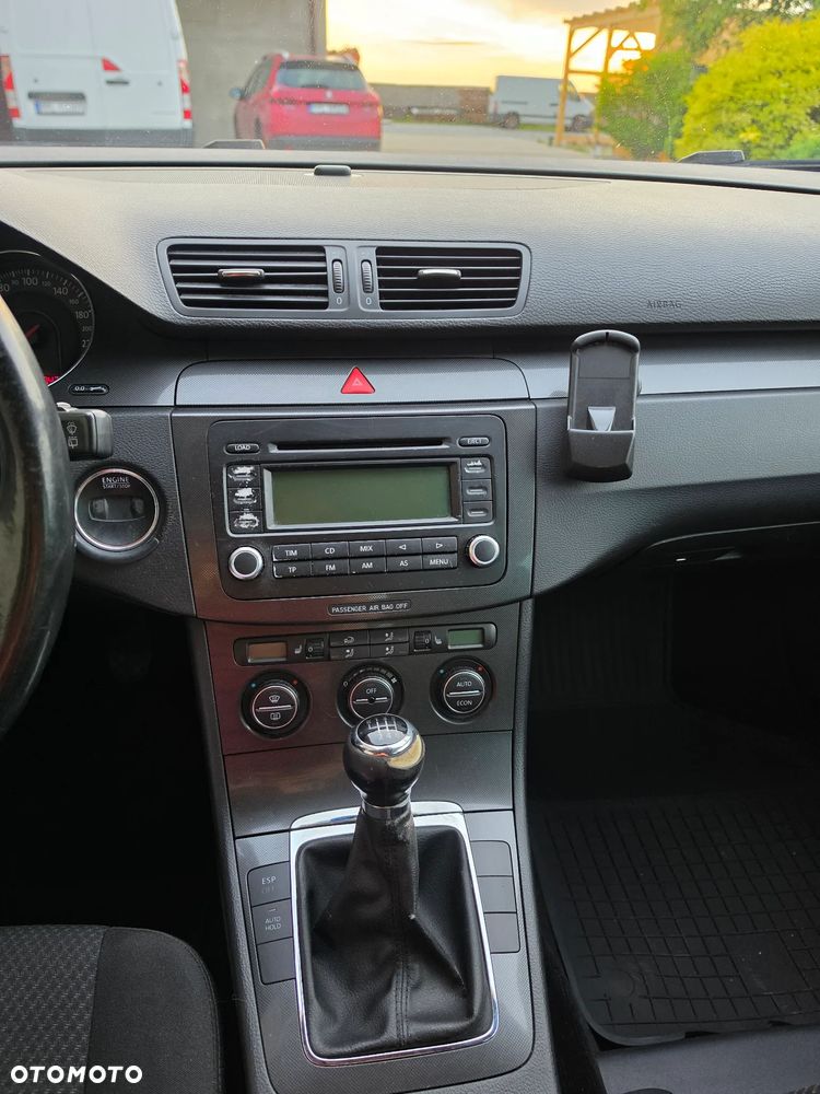 Volkswagen Passat 2.0 FSI Individual - 10