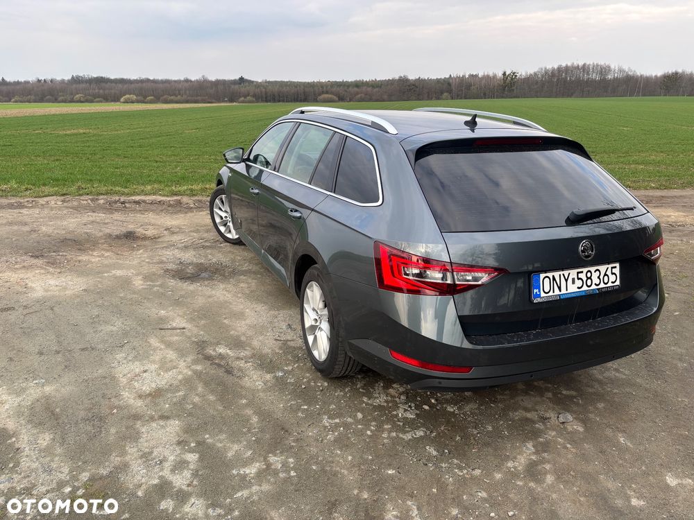 Skoda Superb 2.0 TDI 4x4 Ambition DSG - 9