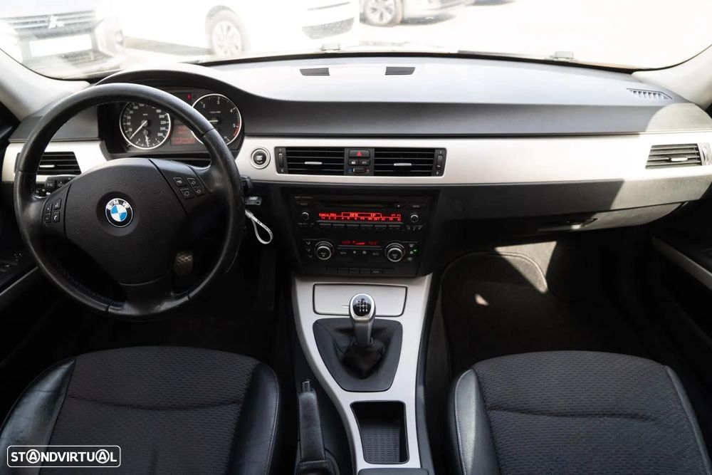 BMW 318 d Line Sport - 6