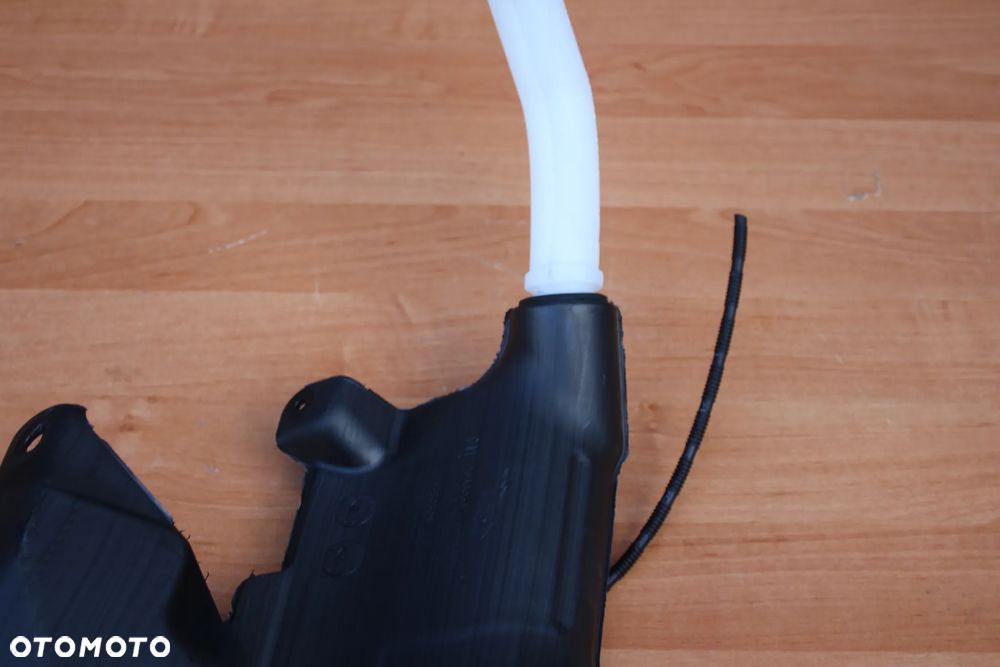 ZBIORNICZEK PŁYNU SPRYSKIWACZY POMPKA CZUJNIK OPEL INSIGNIA B - 9