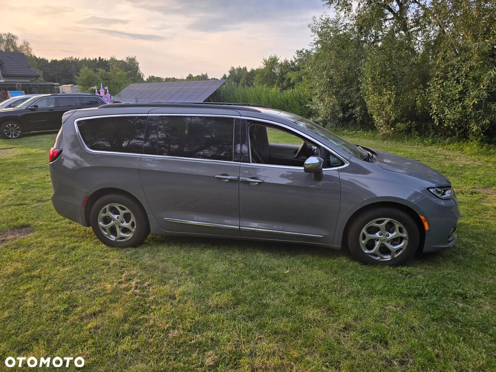 Chrysler Pacifica - 35