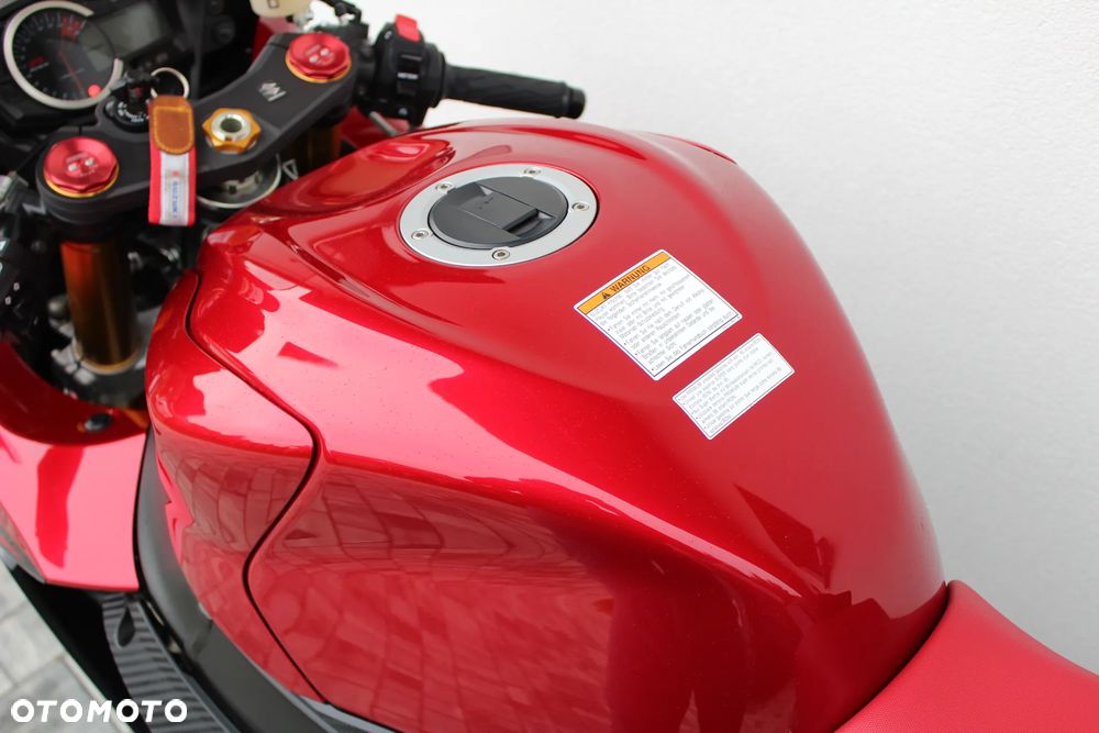 Suzuki GSX-R - 15