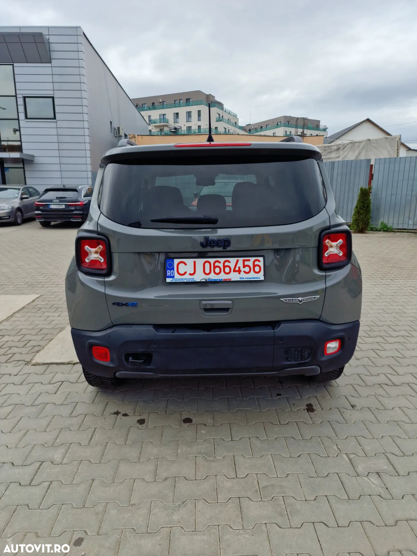 Jeep Renegade 1.3 T-GDI 4xe PLUG-IN Hybrid Automatik Trailhawk - 3