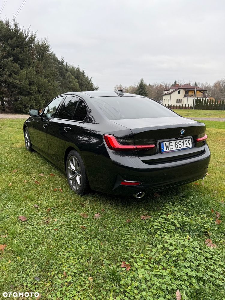 BMW Seria 3 320d Sport Line - 4