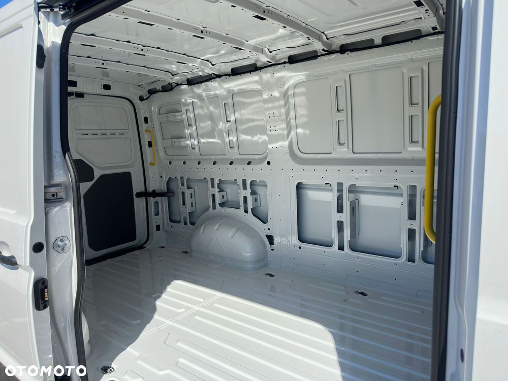 Volkswagen Crafter - 12