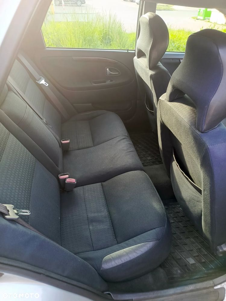 Volvo V40 1.9D - 13