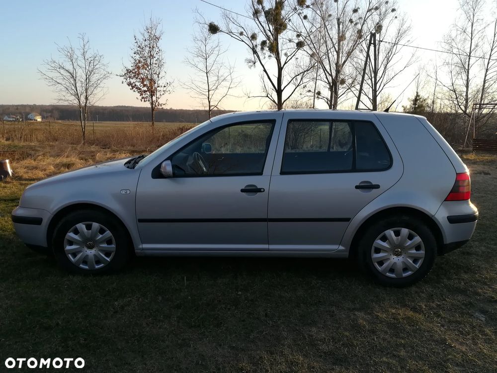 Volkswagen Golf 1.6 Comfortline - 17