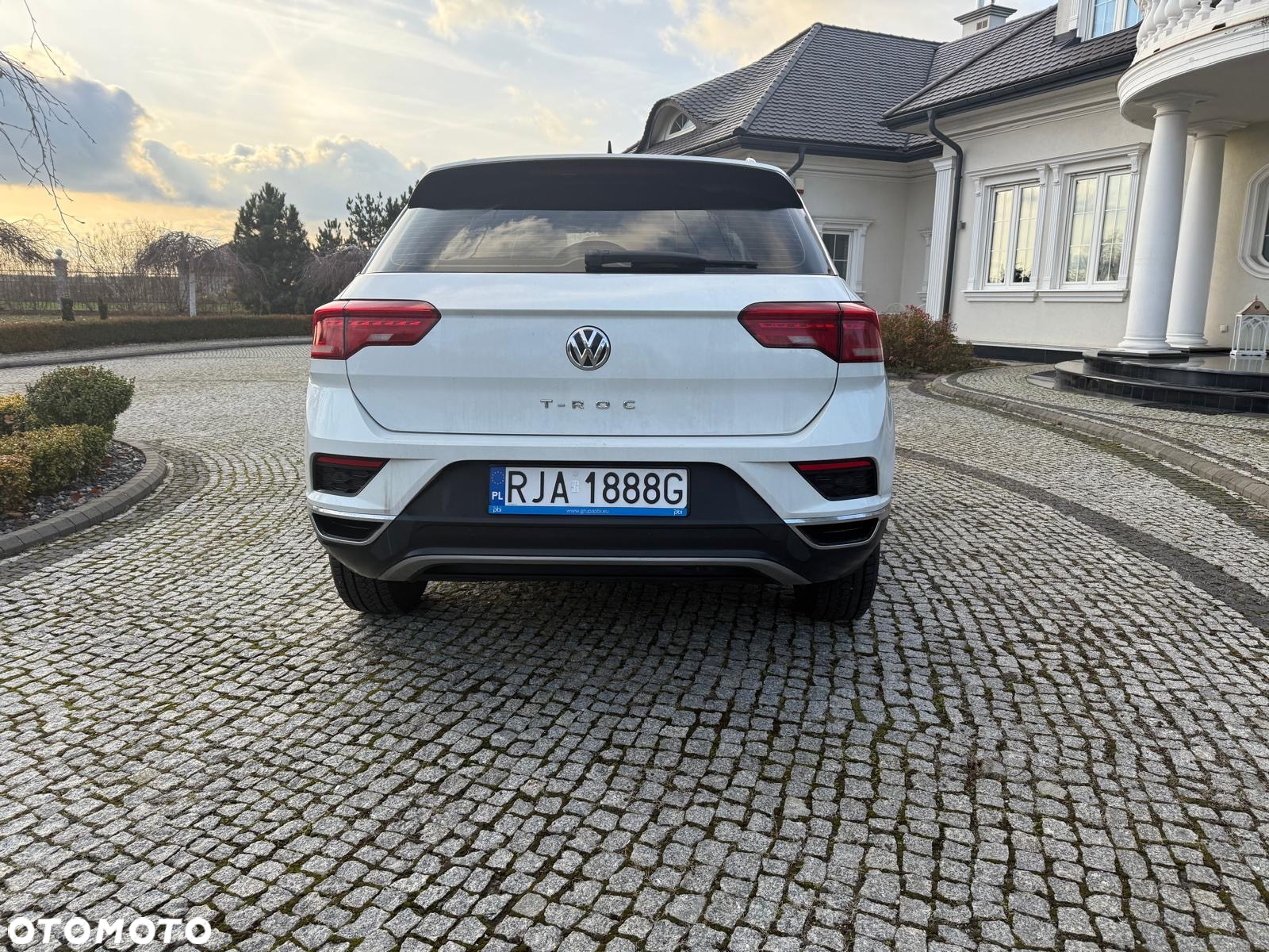 Volkswagen T-Roc - 10