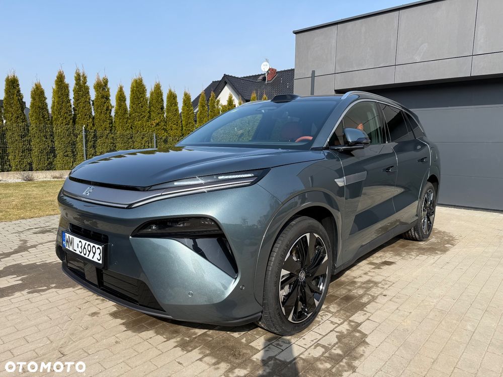 BYD Tang L - 2