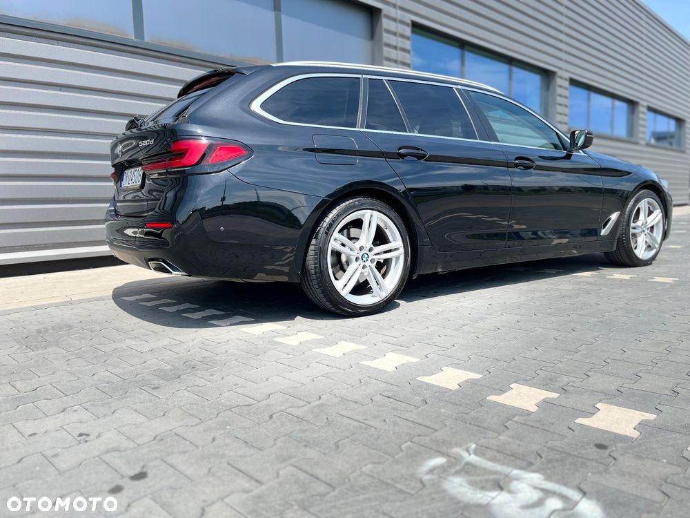 BMW Seria 5 520d xDrive - 4