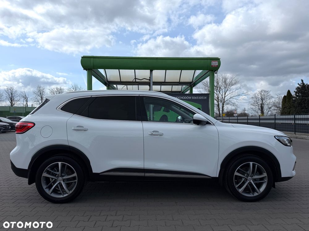 MG EHS Luxury - 11