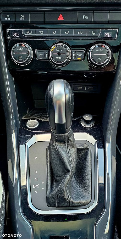 Volkswagen T-Roc ver-1-5-tsi-special-edition-dsg - 25