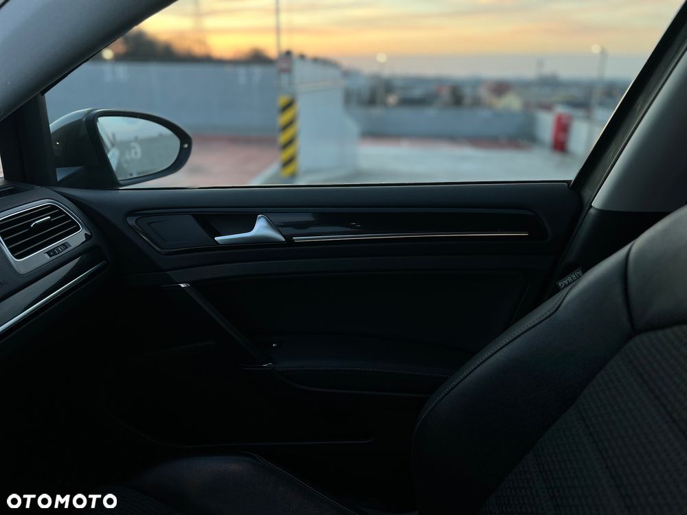 Volkswagen Golf 1.6 TDI Highline DSG - 10