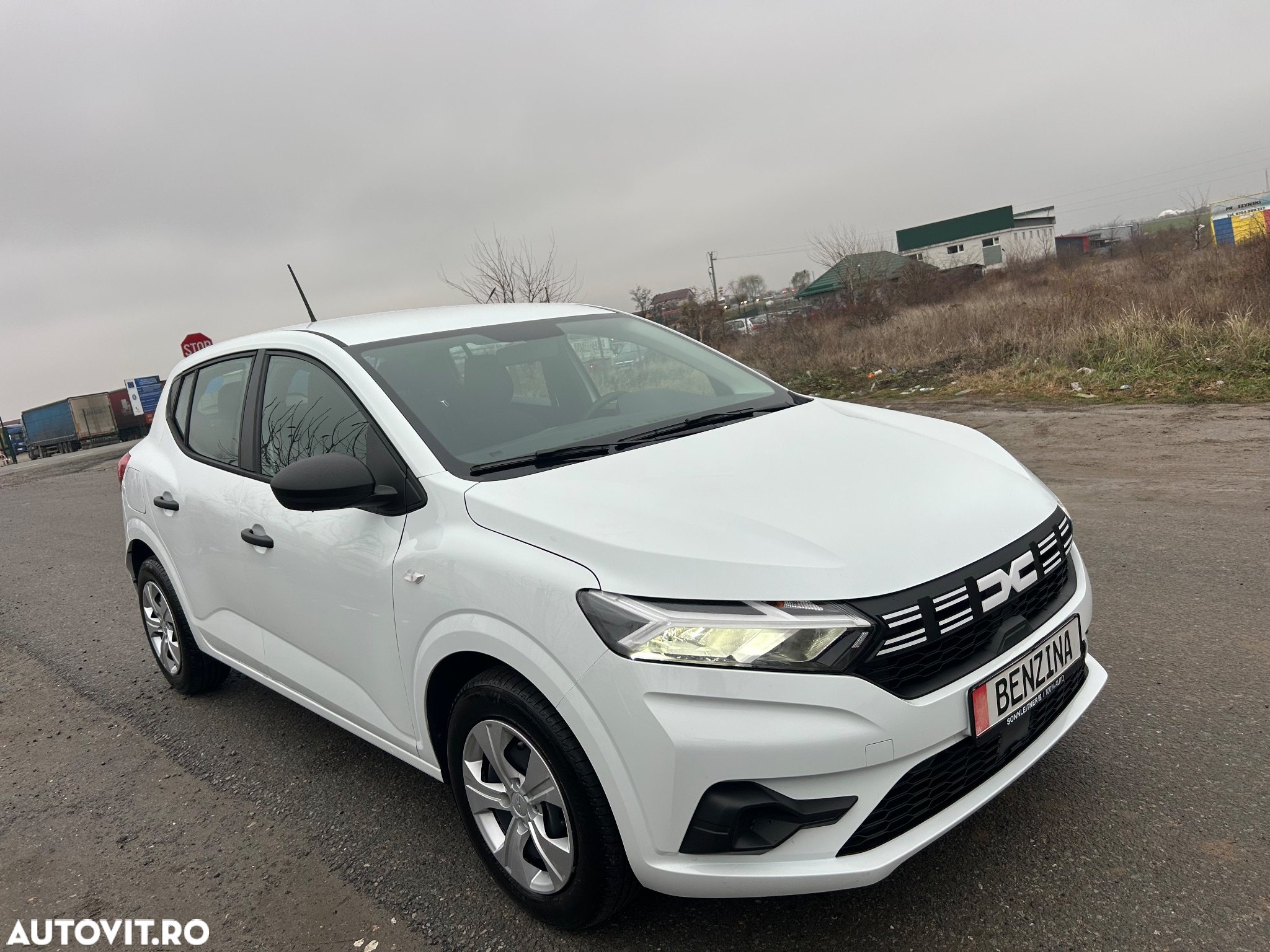 Dacia Sandero TCe 90 Essential - 4