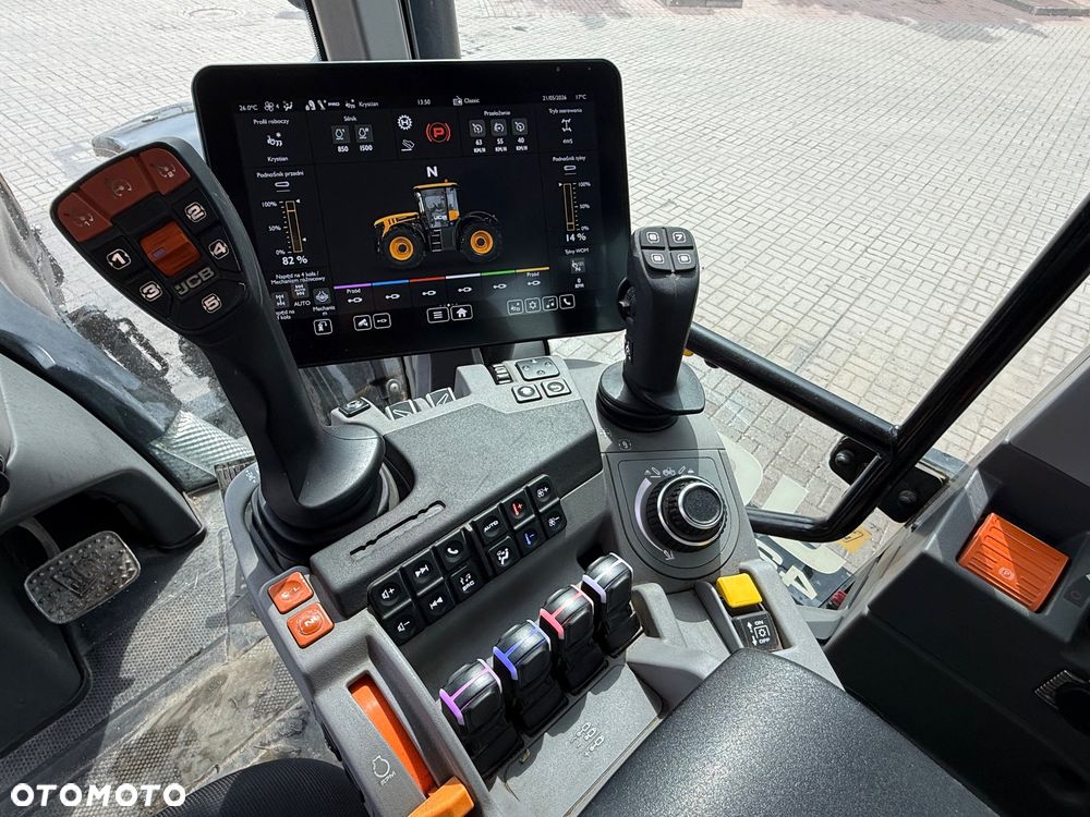 JCB FASTRAC 4220 iCON - 14