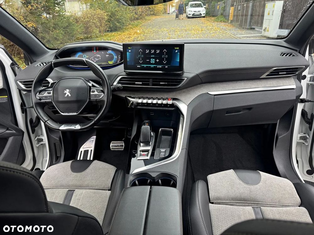 Peugeot 3008 Plug-In Hybrid 225 e-EAT8 GT - 15