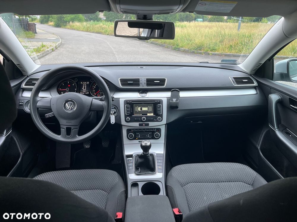 Volkswagen Passat - 17