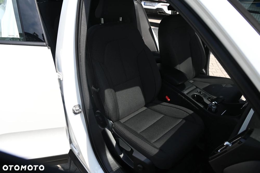 Volvo XC 40 T3 Momentum Core - 16