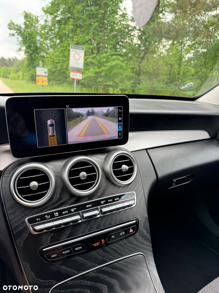 Mercedes-Benz Klasa C 220 d 4Matic 9G-TRONIC Avantgarde - 30