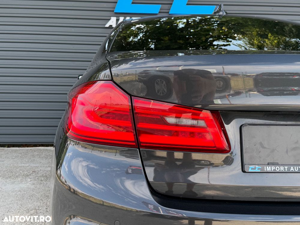 BMW Seria 5 520i Aut. Luxury Line - 35