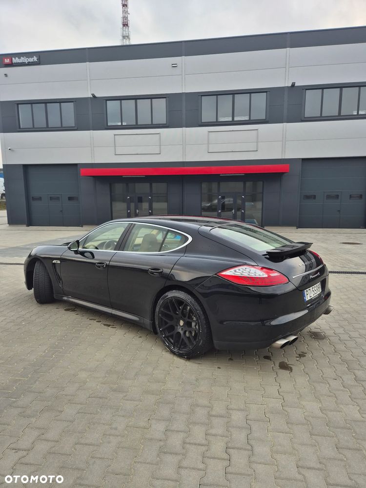 Porsche Panamera 4S - 4