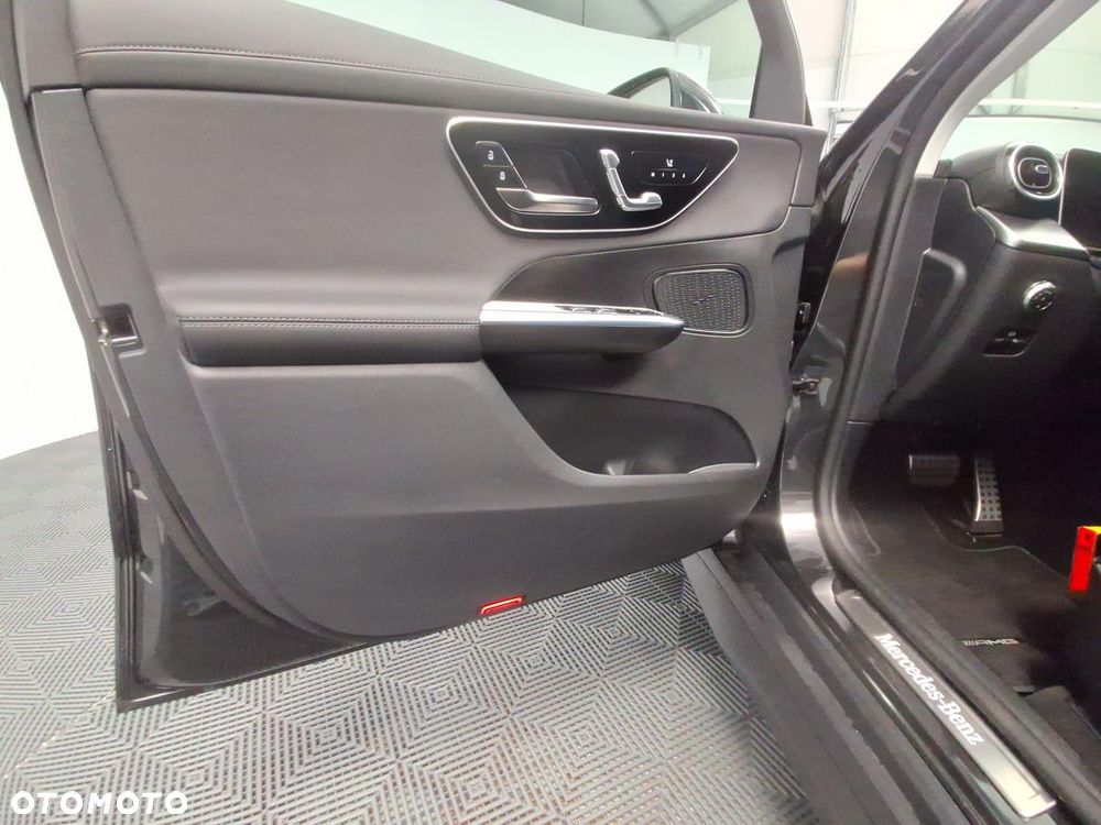 Mercedes-Benz GLC 300 e 4-Matic - 11