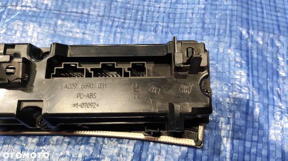 DEKORY CARBON RAMKA BIEGÓW GAŁKA MIESZEK PANEL AWARYJNYCH KOMPLET A2032671811 A2092670088 A2096890031 MERCEDES CLK W209 LIFT AMG - 8