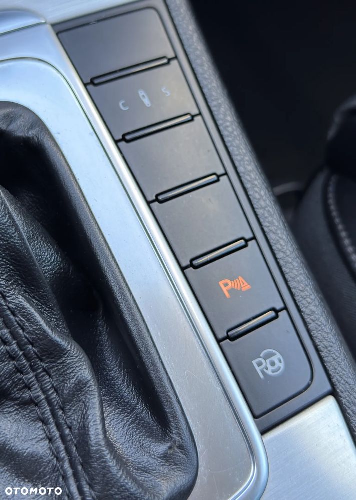 Volkswagen Passat - 25