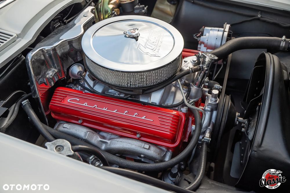 Chevrolet Corvette - 17
