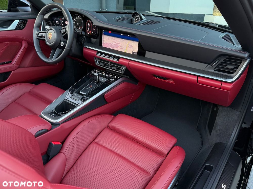 Porsche 911 Carrera 4S - 31