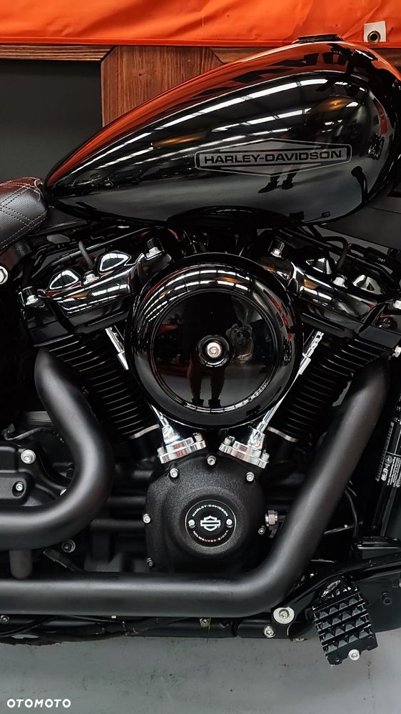 Harley-Davidson Softail Street Bob - 14